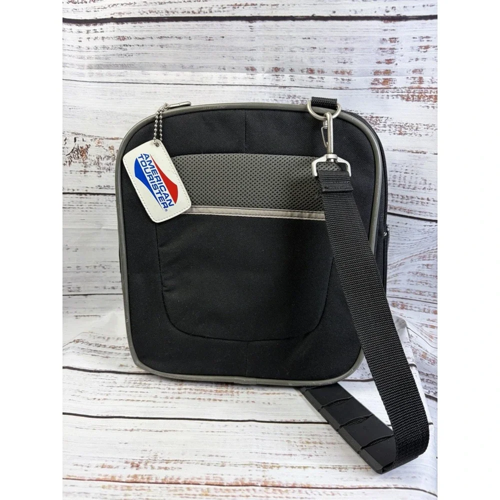 2001 American Tourister Expandable Carry-On Luggage Tag Duffle Bag Tote Vintage